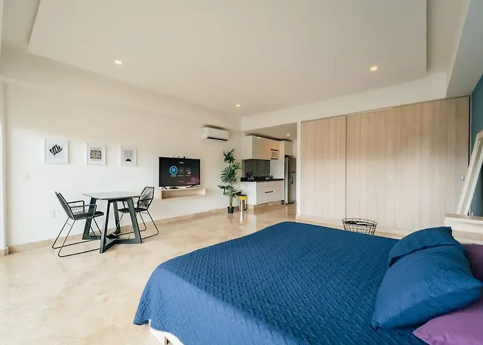 1 Bd Location! Gym, Pool Apartamento