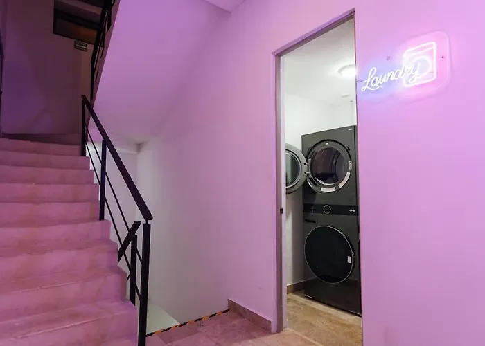 1 Bd Location! Gym, Pool Apartamento *